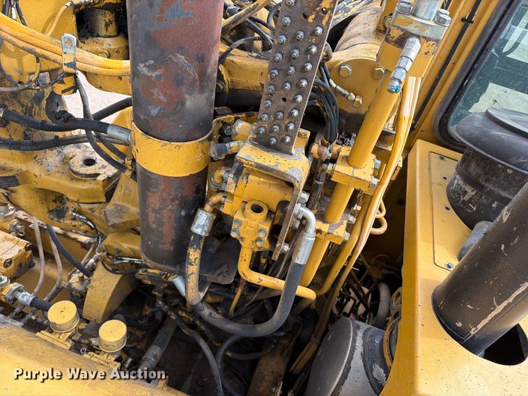 image for item ED0214 2006 Caterpillar 627G conventional scraper 