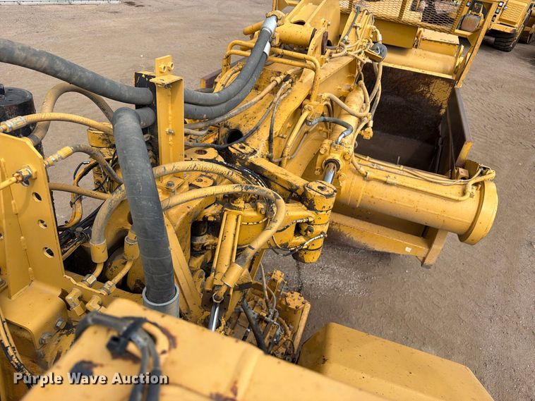 image for item ED0214 2006 Caterpillar 627G conventional scraper 