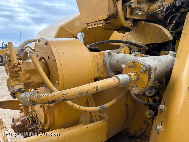 image for item ED0214 2006 Caterpillar 627G conventional scraper 