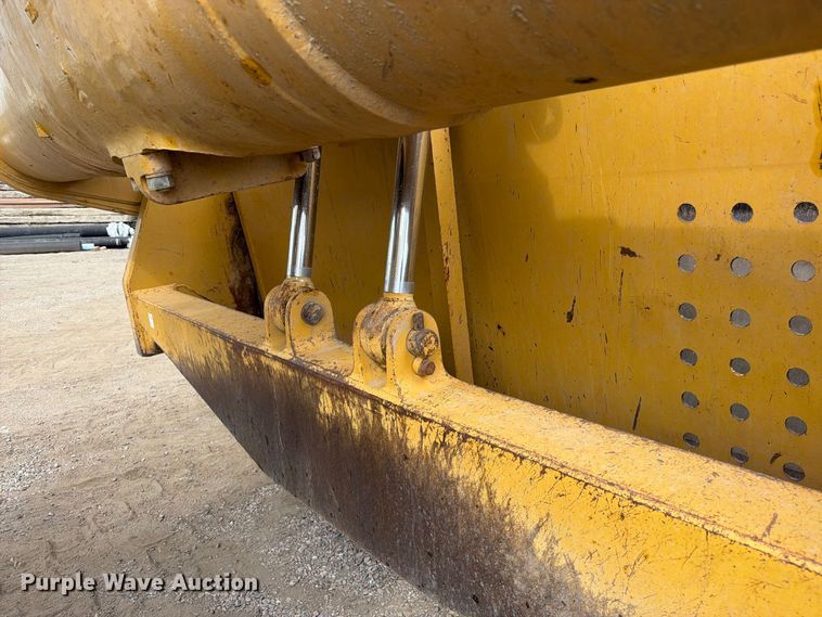 image for item ED0214 2006 Caterpillar 627G conventional scraper 