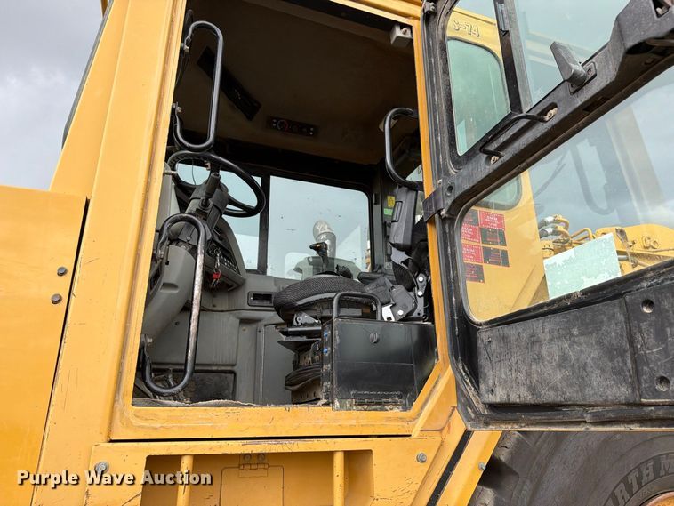 image for item ED0214 2006 Caterpillar 627G conventional scraper 