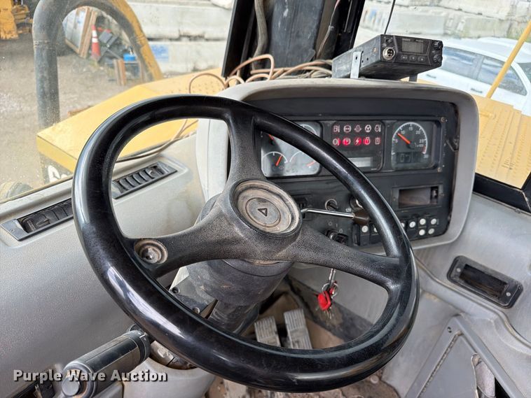 image for item ED0214 2006 Caterpillar 627G conventional scraper 