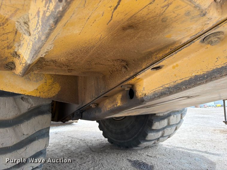 image for item ED0214 2006 Caterpillar 627G conventional scraper 