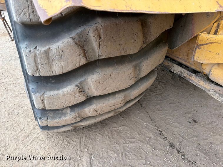 image for item ED0214 2006 Caterpillar 627G conventional scraper 