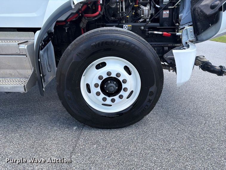 image for item EF1349 2025 Peterbilt 548 water truck