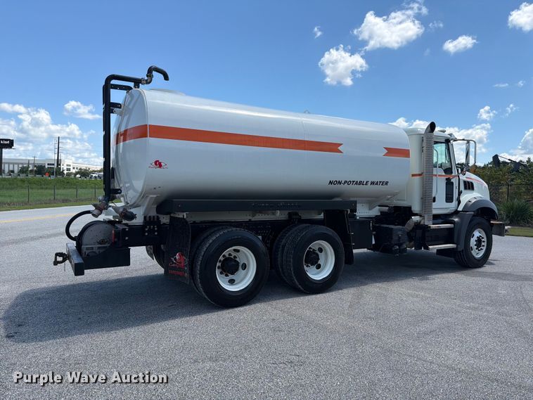 image for item EF1350 2020 Mack Granite water truck