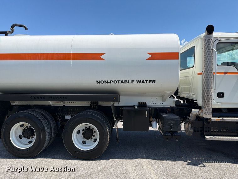 image for item EF1350 2020 Mack Granite water truck