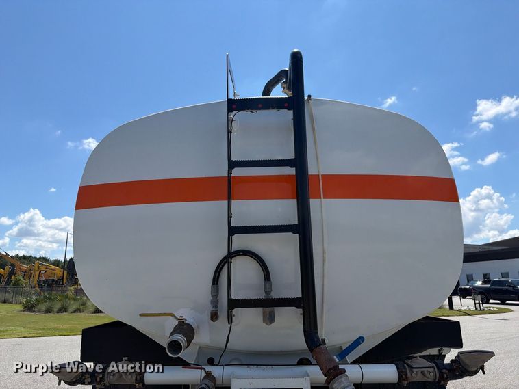 image for item EF1350 2020 Mack Granite water truck