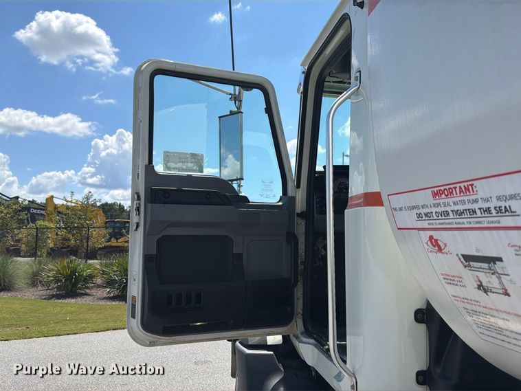 image for item EF1350 2020 Mack Granite water truck