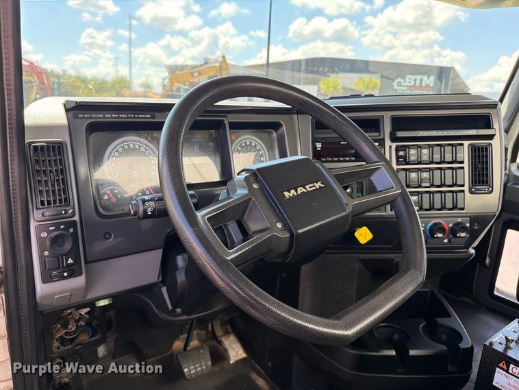 image for item EF1350 2020 Mack Granite water truck
