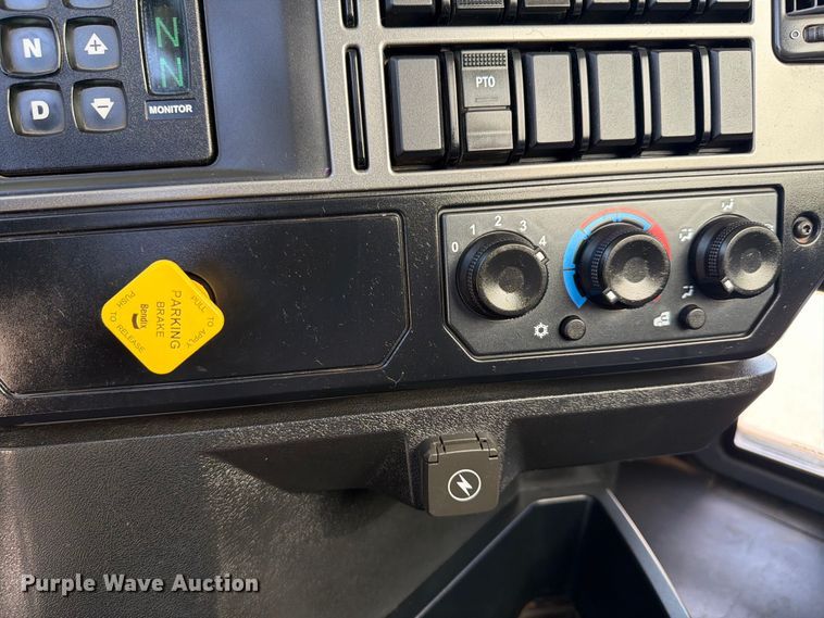 image for item EF1350 2020 Mack Granite water truck