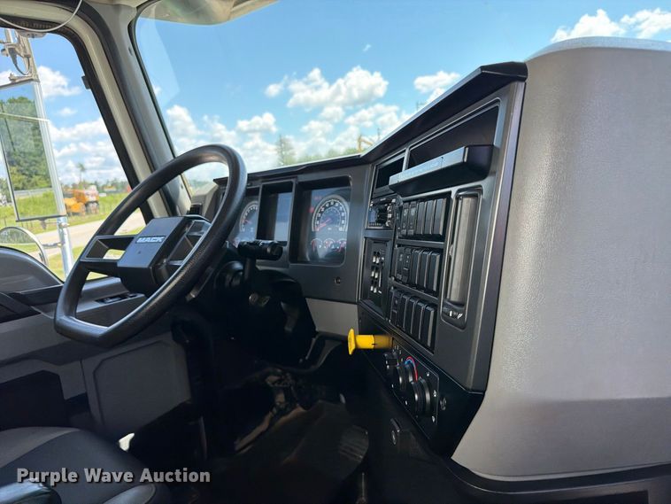 image for item EF1350 2020 Mack Granite water truck