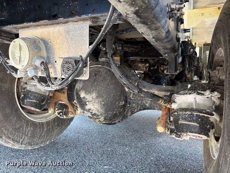 image for item EF1350 2020 Mack Granite water truck