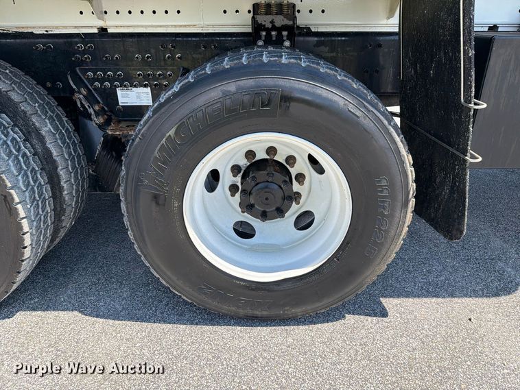 image for item EF1350 2020 Mack Granite water truck