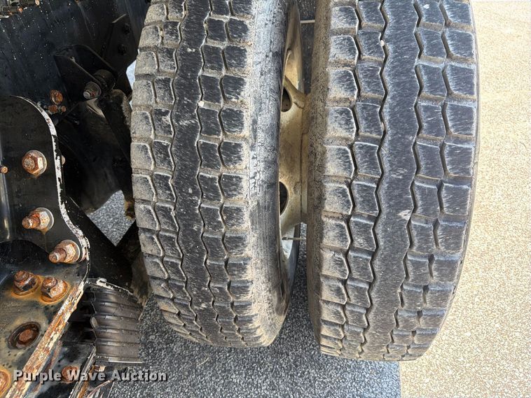 image for item EF1350 2020 Mack Granite water truck