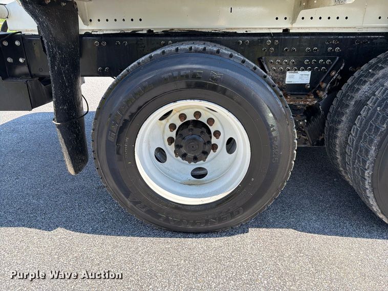image for item EF1350 2020 Mack Granite water truck