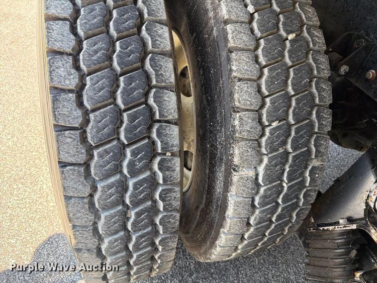 image for item EF1350 2020 Mack Granite water truck