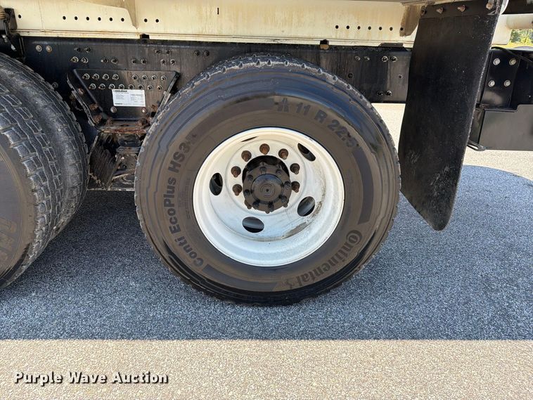image for item EF1350 2020 Mack Granite water truck
