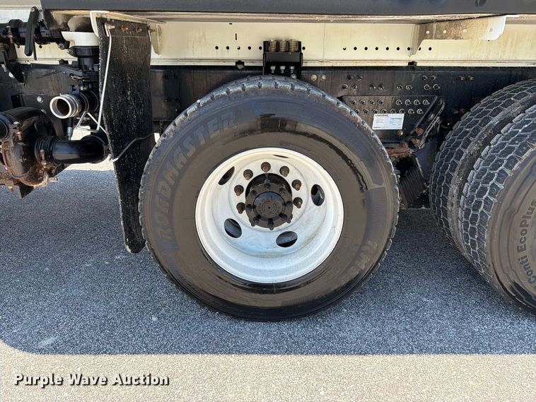 image for item EF1350 2020 Mack Granite water truck