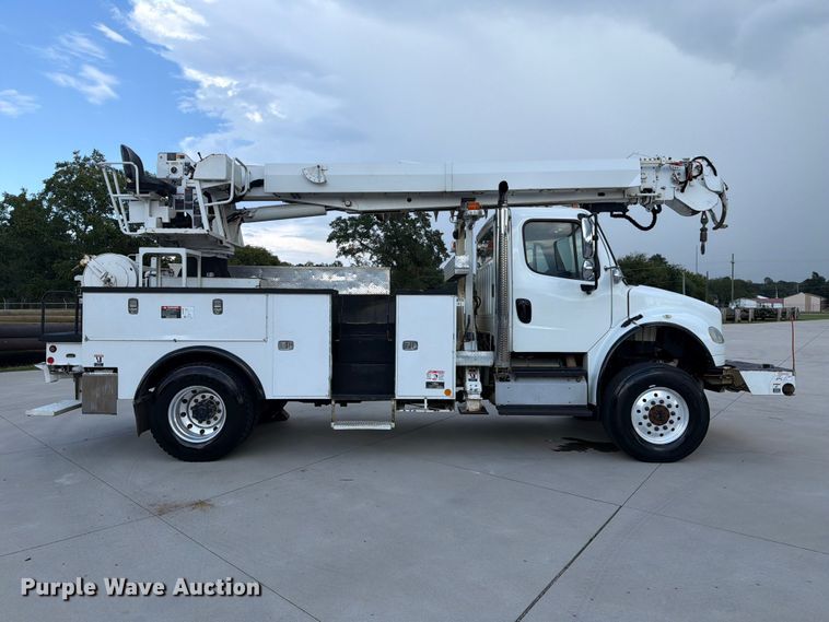 image for item EF1399 2013 Freightliner Business Class M2 digger derrick truck