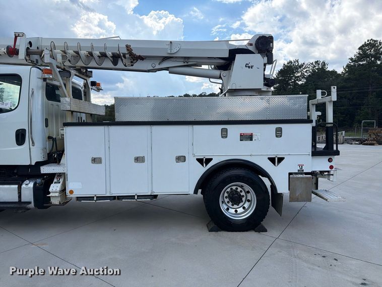 image for item EF1399 2013 Freightliner Business Class M2 digger derrick truck