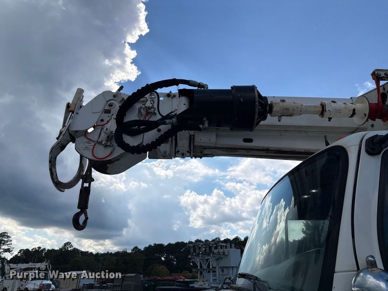image for item EF1399 2013 Freightliner Business Class M2 digger derrick truck