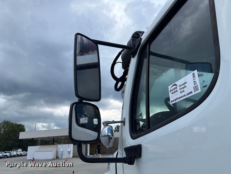 image for item EF1399 2013 Freightliner Business Class M2 digger derrick truck