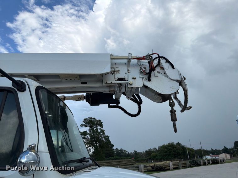 image for item EF1399 2013 Freightliner Business Class M2 digger derrick truck