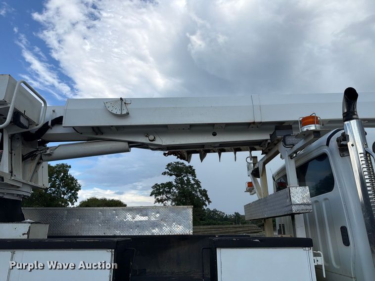 image for item EF1399 2013 Freightliner Business Class M2 digger derrick truck