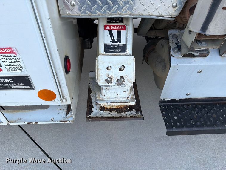 image for item EF1399 2013 Freightliner Business Class M2 digger derrick truck
