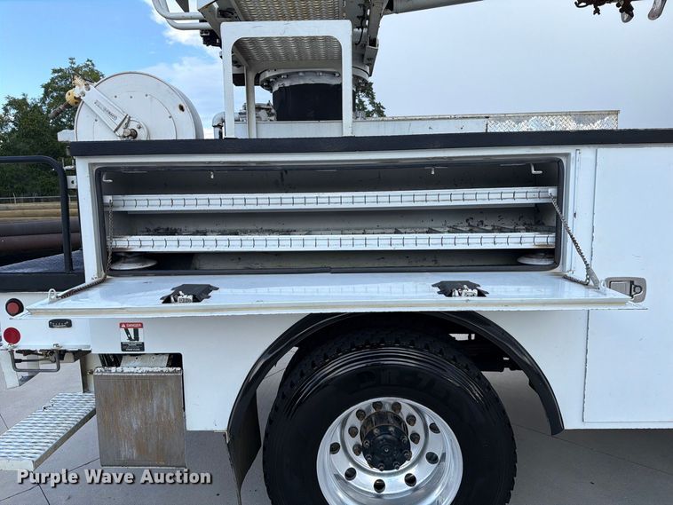image for item EF1399 2013 Freightliner Business Class M2 digger derrick truck