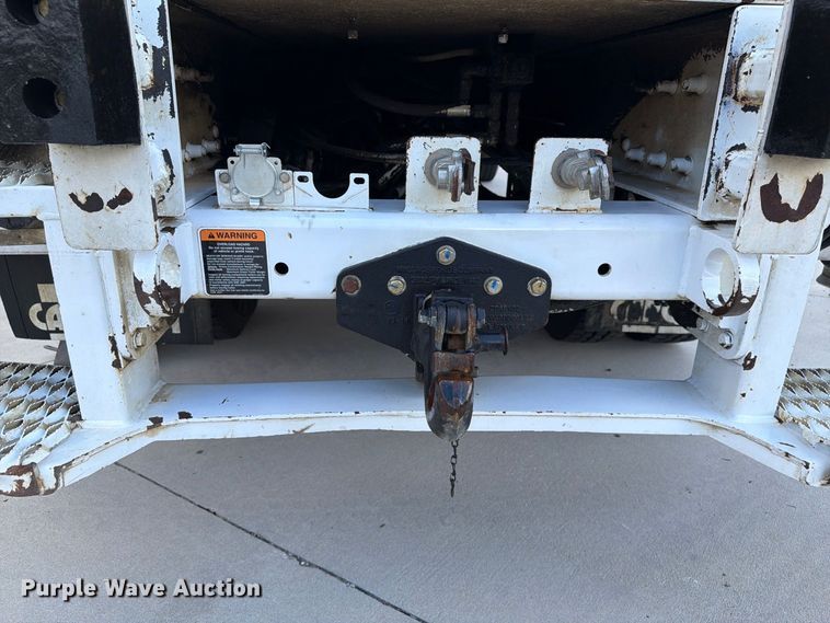 image for item EF1399 2013 Freightliner Business Class M2 digger derrick truck