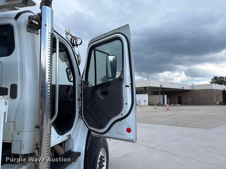 image for item EF1399 2013 Freightliner Business Class M2 digger derrick truck