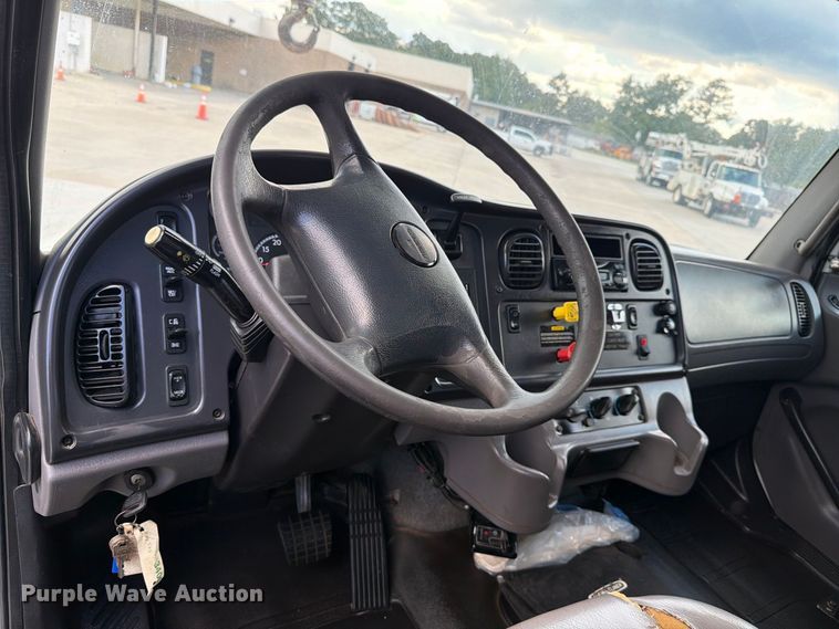 image for item EF1399 2013 Freightliner Business Class M2 digger derrick truck