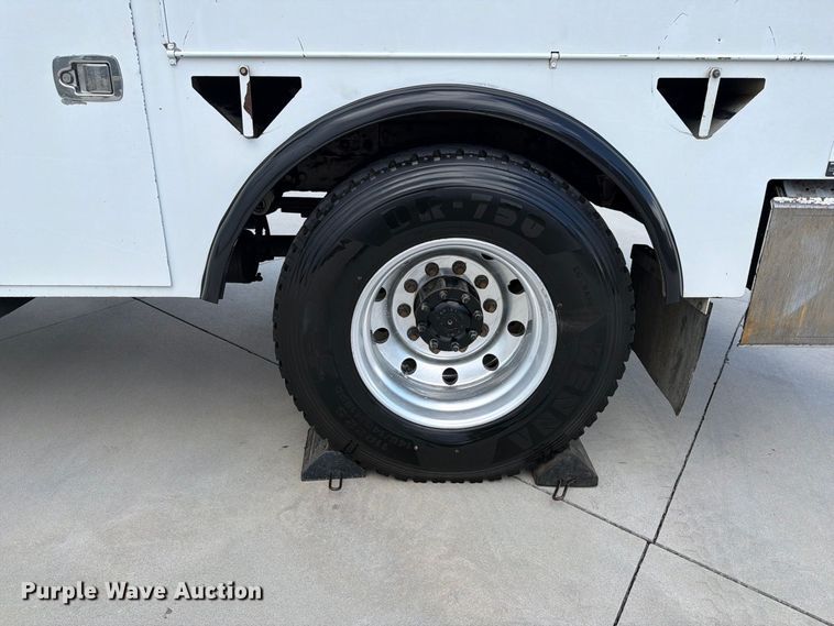 image for item EF1399 2013 Freightliner Business Class M2 digger derrick truck