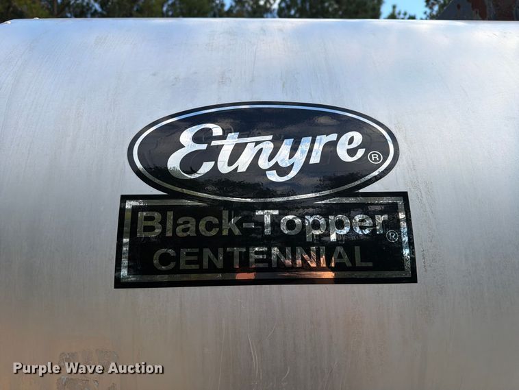 image for item EF1402 2012 International SA515 oil distributor truck