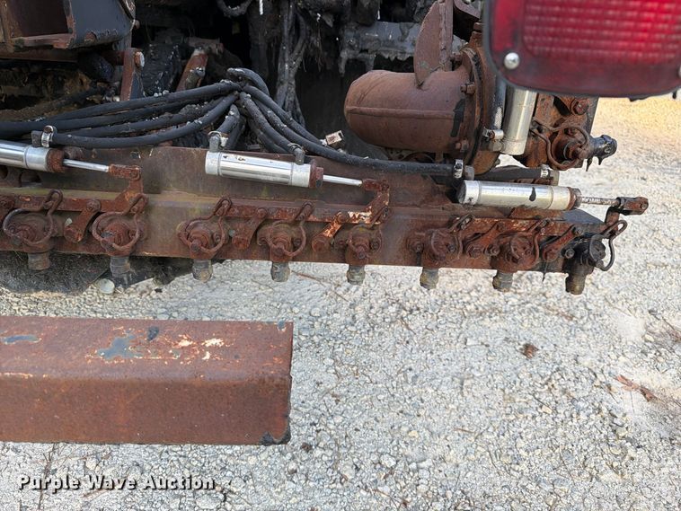 image for item EF1402 2012 International SA515 oil distributor truck