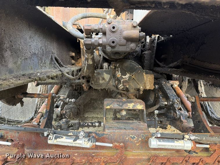 image for item EF1402 2012 International SA515 oil distributor truck