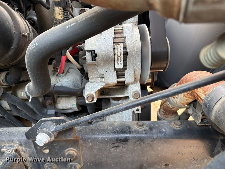image for item EF1402 2012 International SA515 oil distributor truck