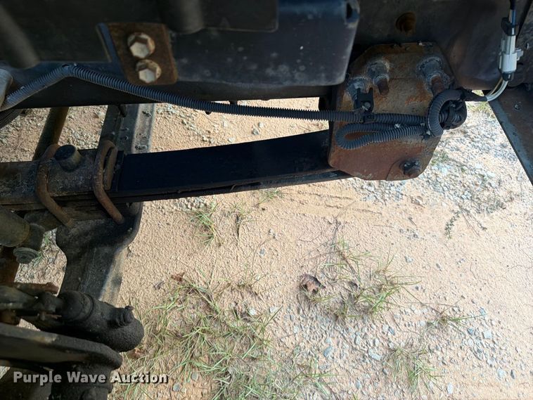 image for item EF1402 2012 International SA515 oil distributor truck