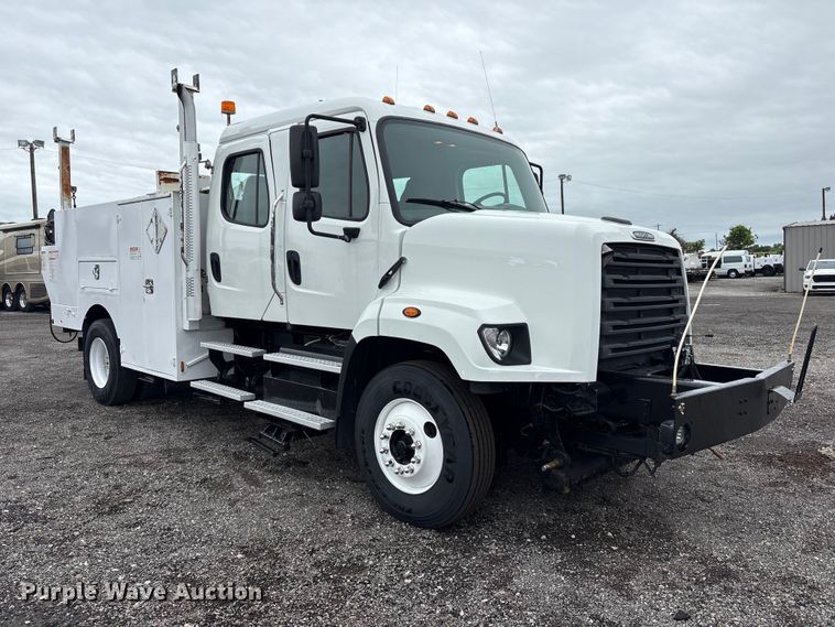image for item EG9215 2013 Freightliner 108SD Crew Cab utility / service truck