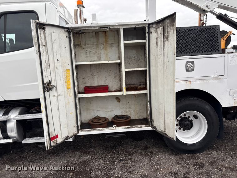 image for item EG9215 2013 Freightliner 108SD Crew Cab utility / service truck