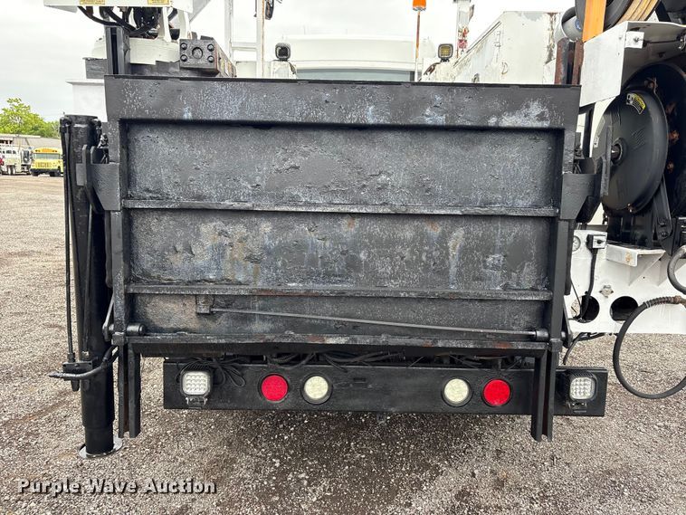image for item EG9215 2013 Freightliner 108SD Crew Cab utility / service truck