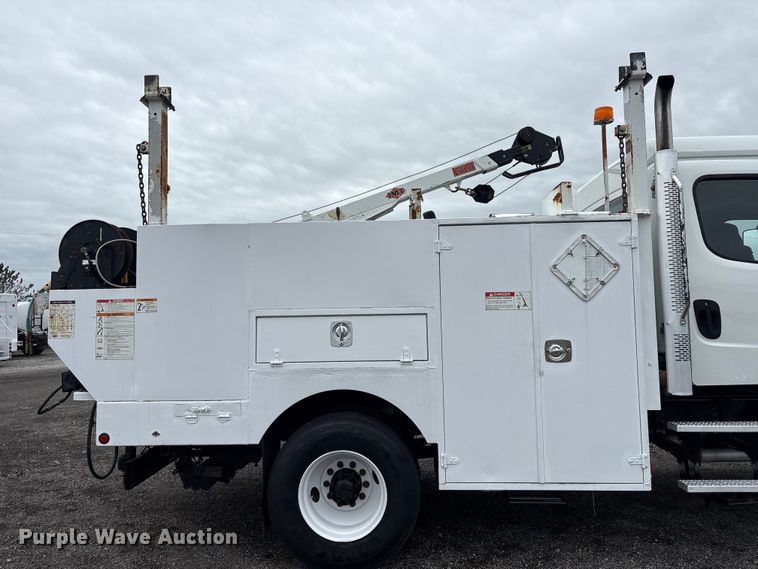 image for item EG9215 2013 Freightliner 108SD Crew Cab utility / service truck
