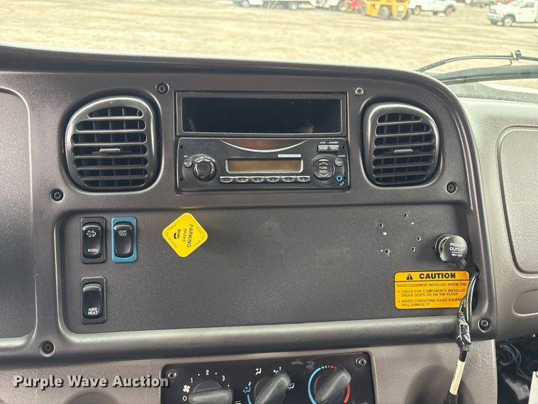 image for item EG9215 2013 Freightliner 108SD Crew Cab utility / service truck