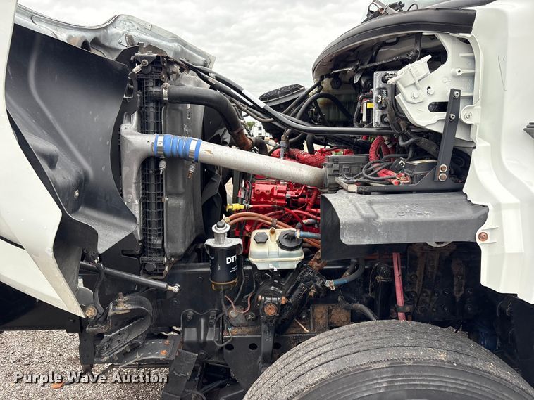 image for item EG9215 2013 Freightliner 108SD Crew Cab utility / service truck