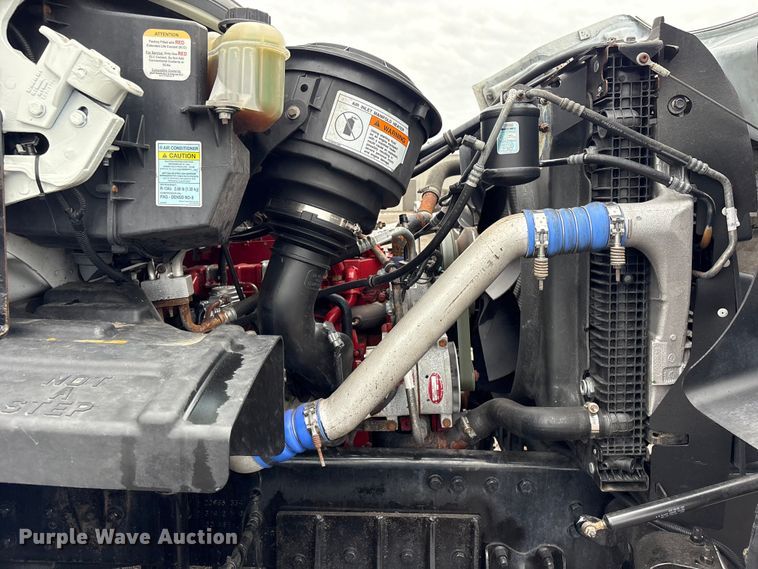 image for item EG9215 2013 Freightliner 108SD Crew Cab utility / service truck