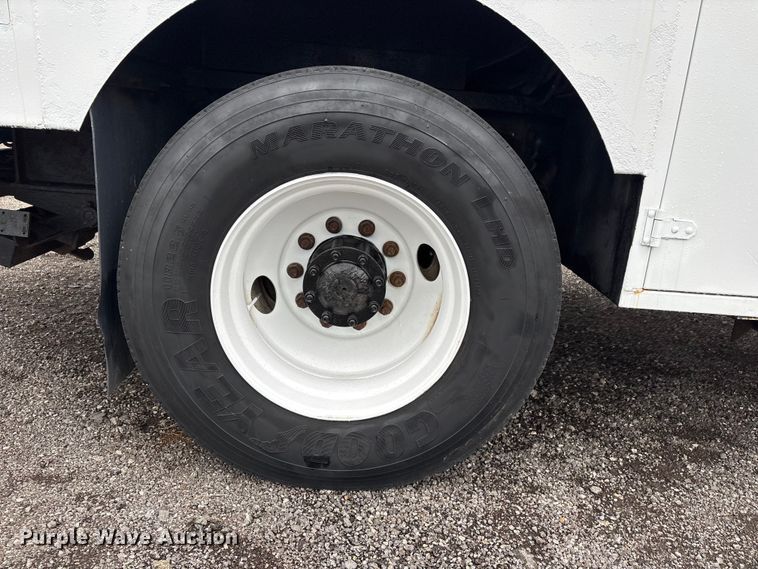 image for item EG9215 2013 Freightliner 108SD Crew Cab utility / service truck