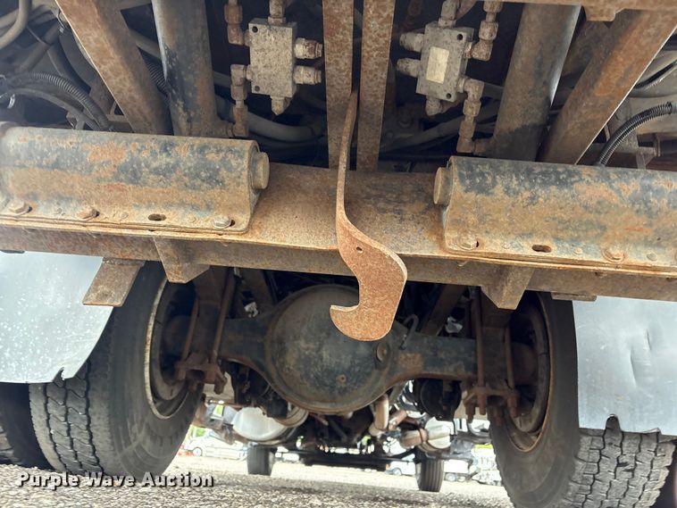 image for item EG9215 2013 Freightliner 108SD Crew Cab utility / service truck