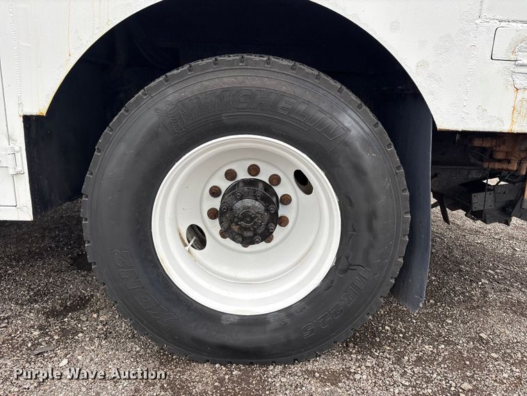 image for item EG9215 2013 Freightliner 108SD Crew Cab utility / service truck